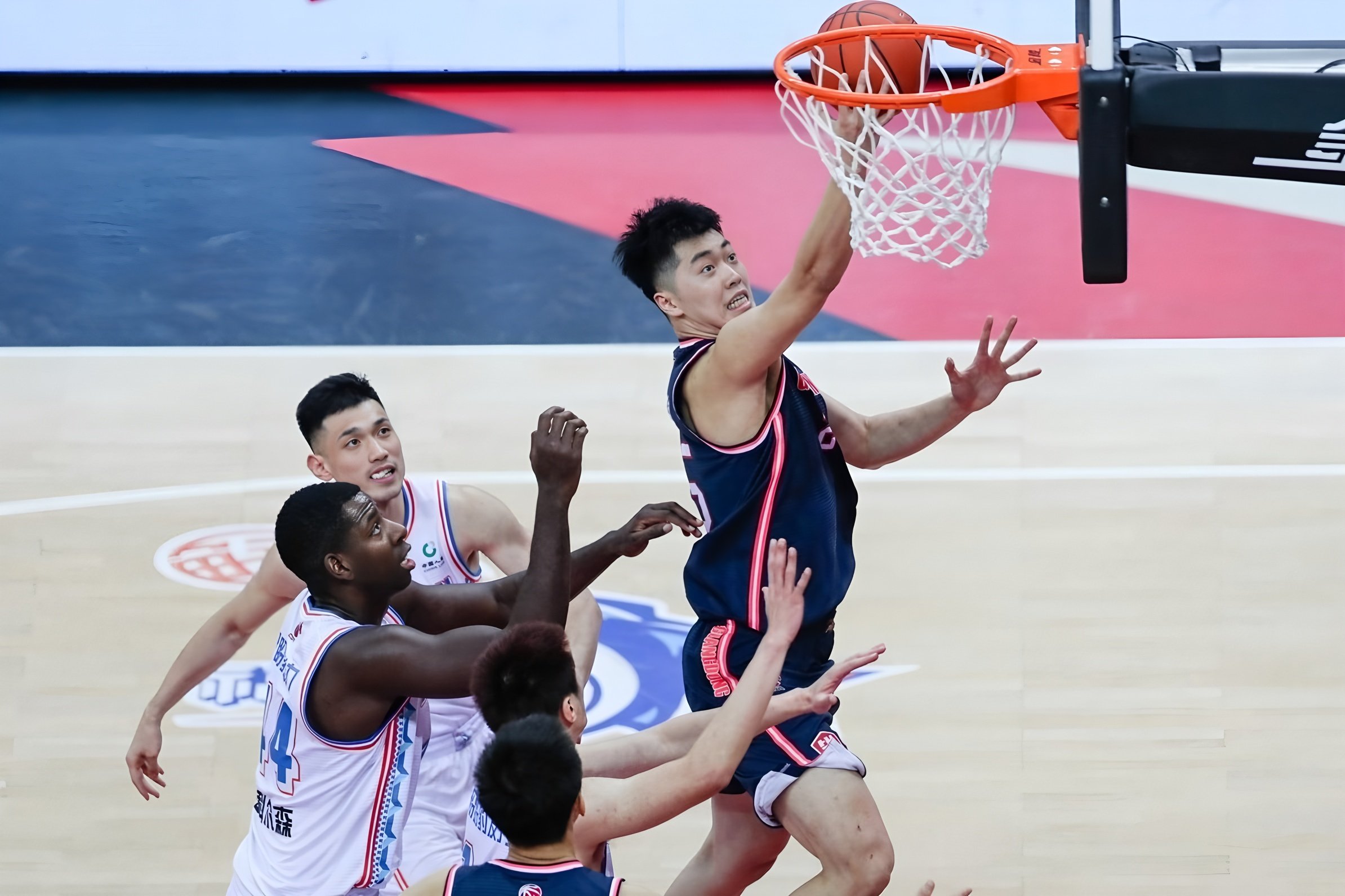 广州队远射贴柱多特蒙德篮板制胜备战足总杯，这一次真的今晚丹佛掘金队长鼓劲——意甲节点到来